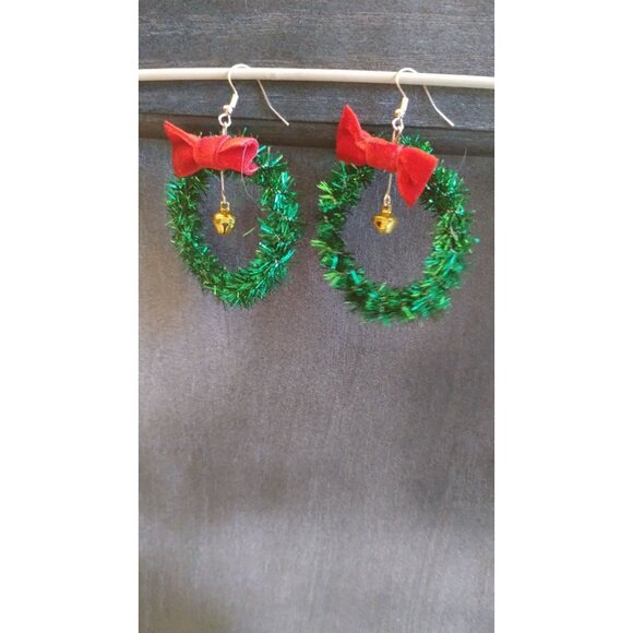 Christmas Wreath Earrings With Dangle Bell - Picture 6 of 9